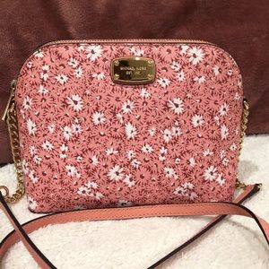 Michael kors bag 💯% authentic!!